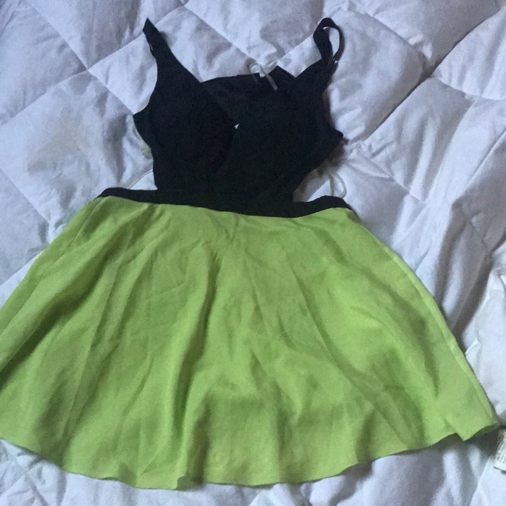 Dress - Picture 2 of 3